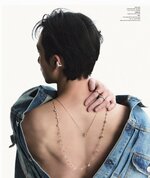 Bang Chan'ın Nylon Japan Magazine fotoğrafları yayınlandı! ️Bang Chan'ın trendlere girmesi içi...jpg