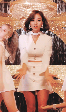 tumblr_py8x20jHEq1ut8ku9o4_400.gif