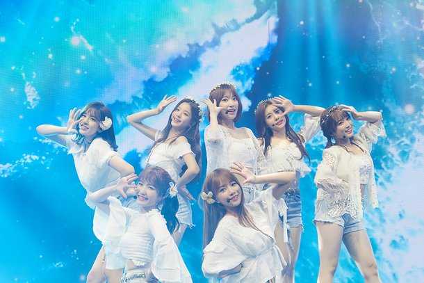 IZ*ONE showcase boyunca playback yaptığı için eleştiri alıyor
