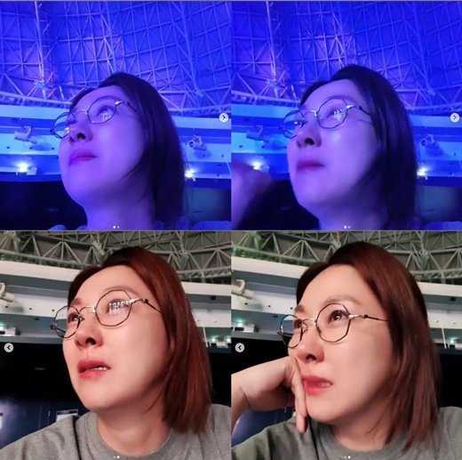 Komedyen Kim Ji Hye Wanna One'ın son konserinde ağladı