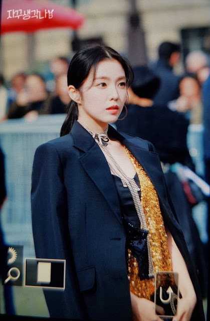 [THEQOO] Paris moda haftasına konuk olan Irene