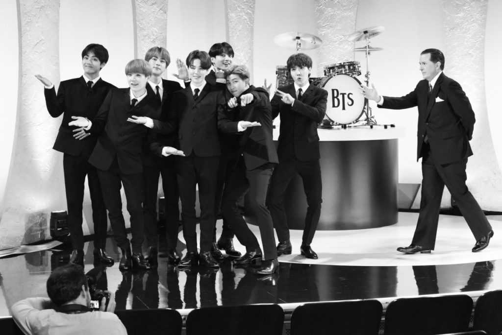 [INSTIZ] BTS 'The Late Show' performansında The Beatles'ı andı