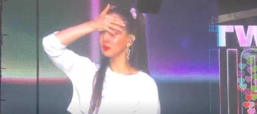[THEQOO] Twice üyeleri Singapur konserinde Mina'dan bahsetti
