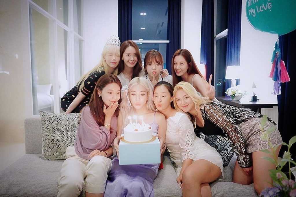 [THEQOO] SNSD üyeleri Tiffany'nin doğumgününde bir araya geldi