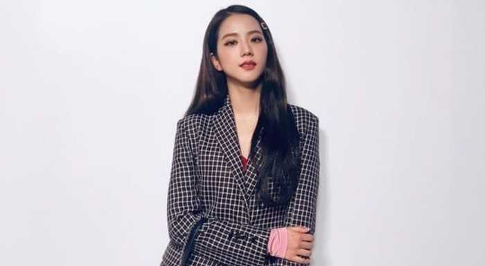 jisoo burberry ambassador