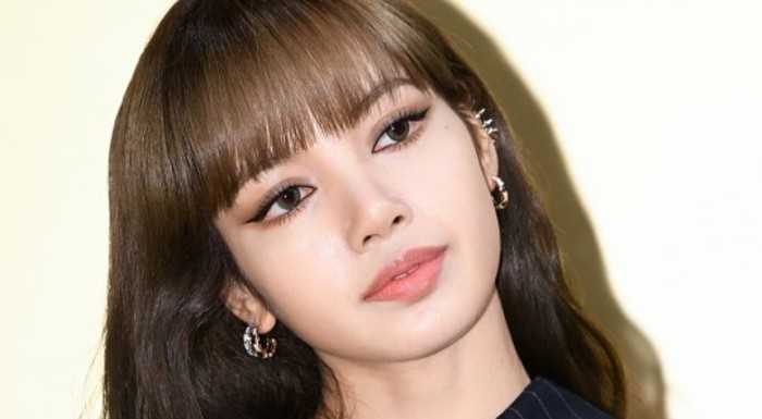 Lisa Bugun Konuk Oldugu Etkinlikte Oyuncak Bebek Gibi Gorunuyor Netizen Turkey