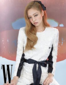 BLACKPINK-Jennie-for-Chanel-x-W-Korea-July-2022-Issue-documents-4.jpeg