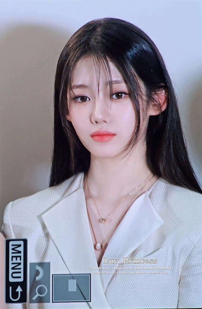 Knetizenler, Babymonster Rora'nın Bir Aktris Kadar Güzel Olduğunu Söylüyor