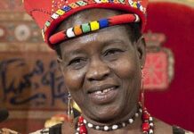 Theresa Kachindamoto, çocuk evliliklerini yasaklayan Afrikalı şef