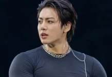 Jungkook kaslı vücuduyla netizenleri şaşırttı image